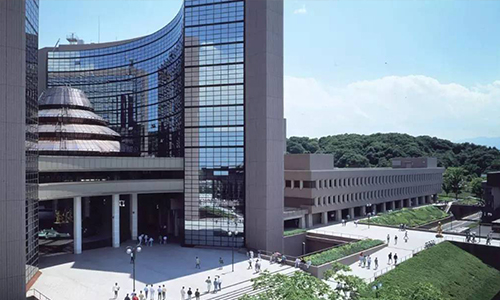 宝塚大学.jpg